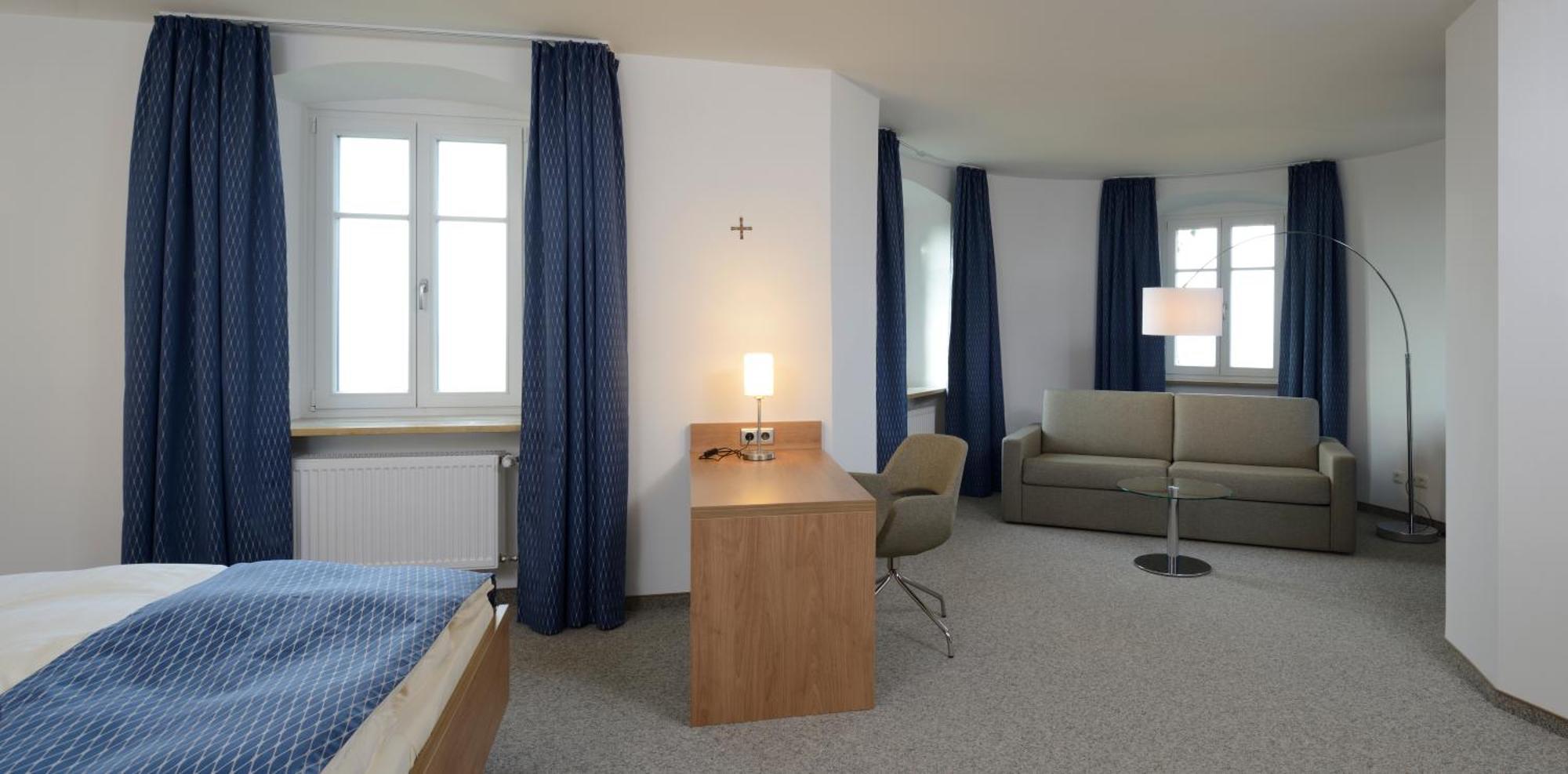 Schloss Schwanberg Roedelsee Luaran gambar