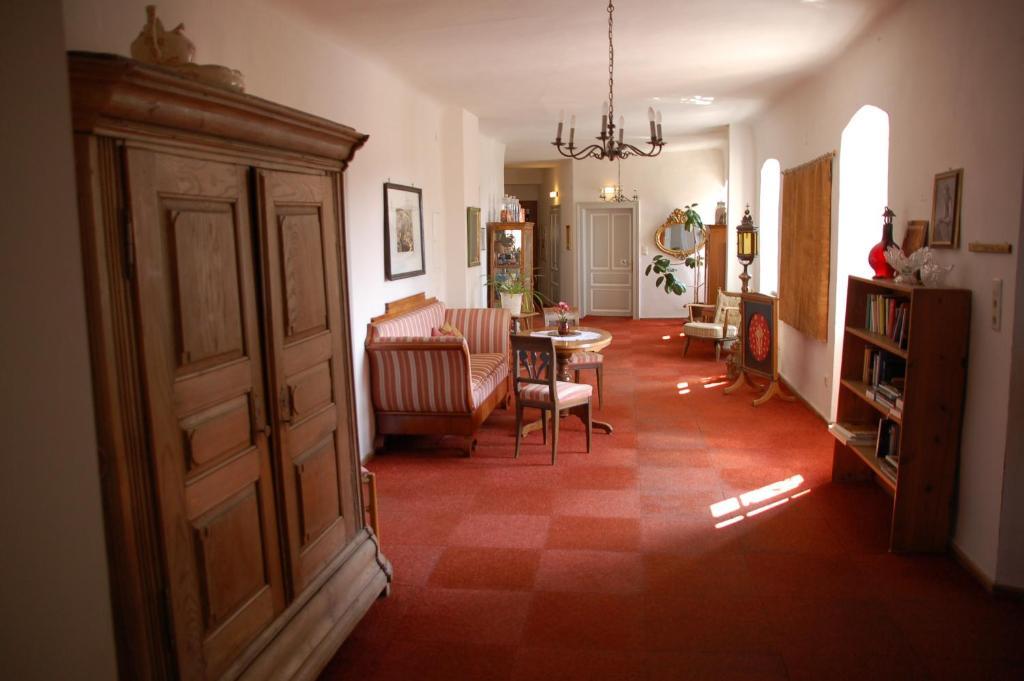 Schloss Schwanberg Roedelsee Luaran gambar