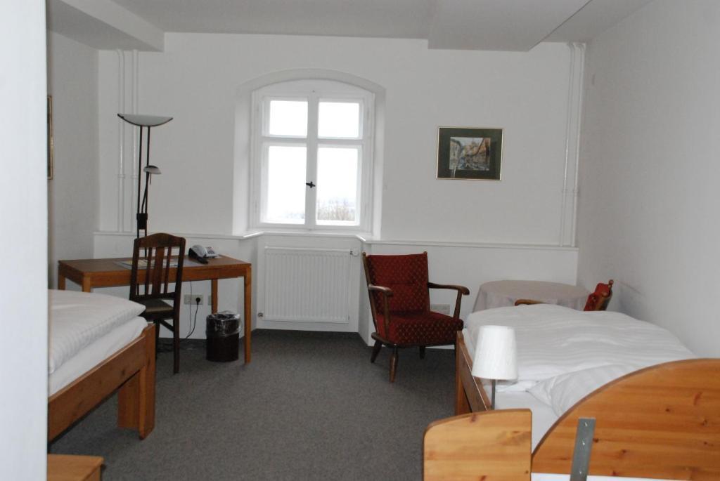 Schloss Schwanberg Roedelsee Bilik gambar