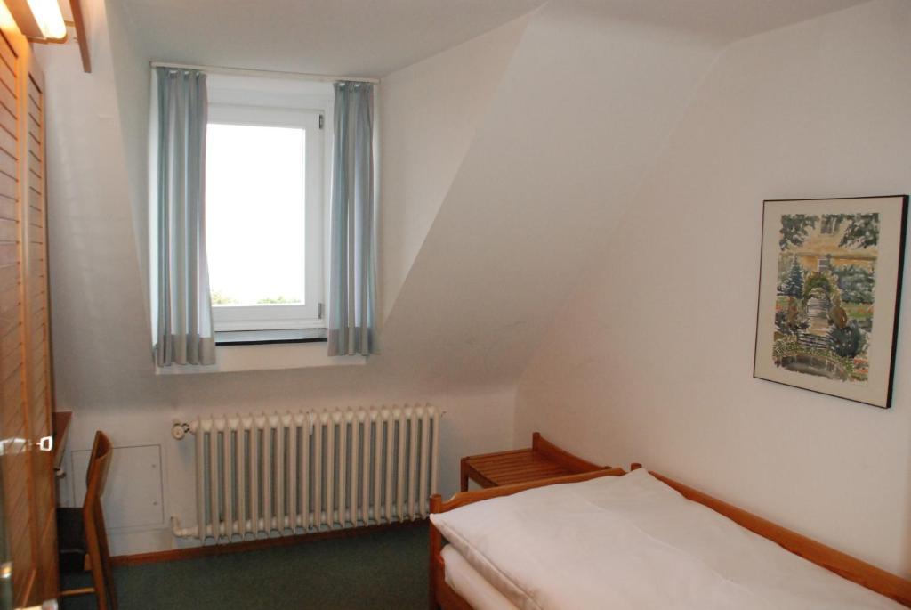 Schloss Schwanberg Roedelsee Bilik gambar