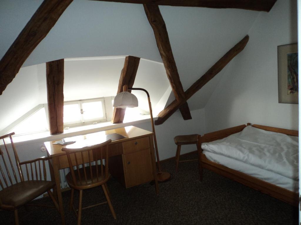 Schloss Schwanberg Roedelsee Bilik gambar